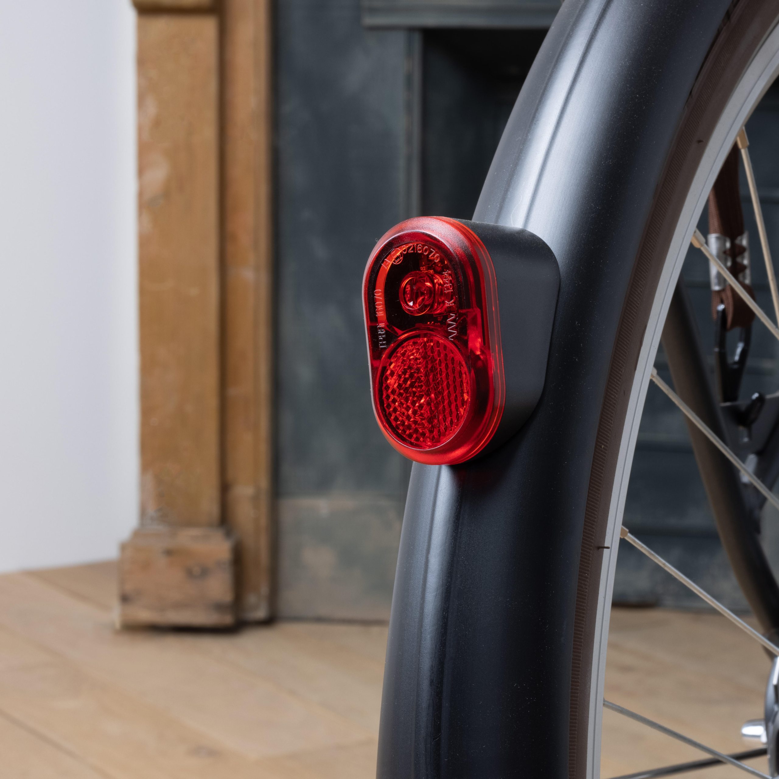 fahrradbeleuchtung-750nll-1.jpg Fahrradbeleuchtung Rücklicht Dynamo LED Steady schwarz | Decathlon – Bild 1