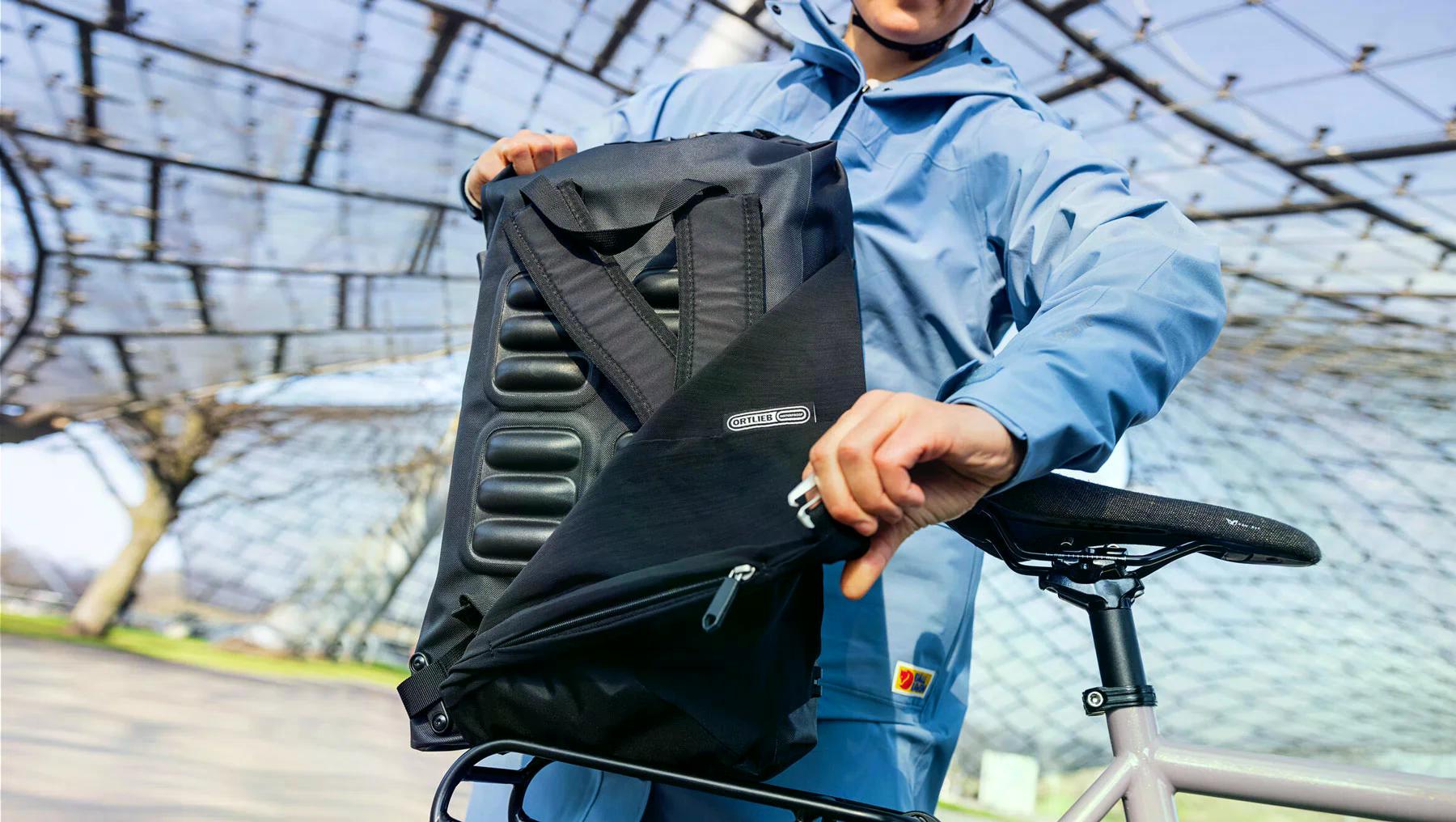 fahrradrucksack-gepaecktraeger-586bqp.jpg Fahrradtasche Rucksack | Clever unterwegs – Bild 1