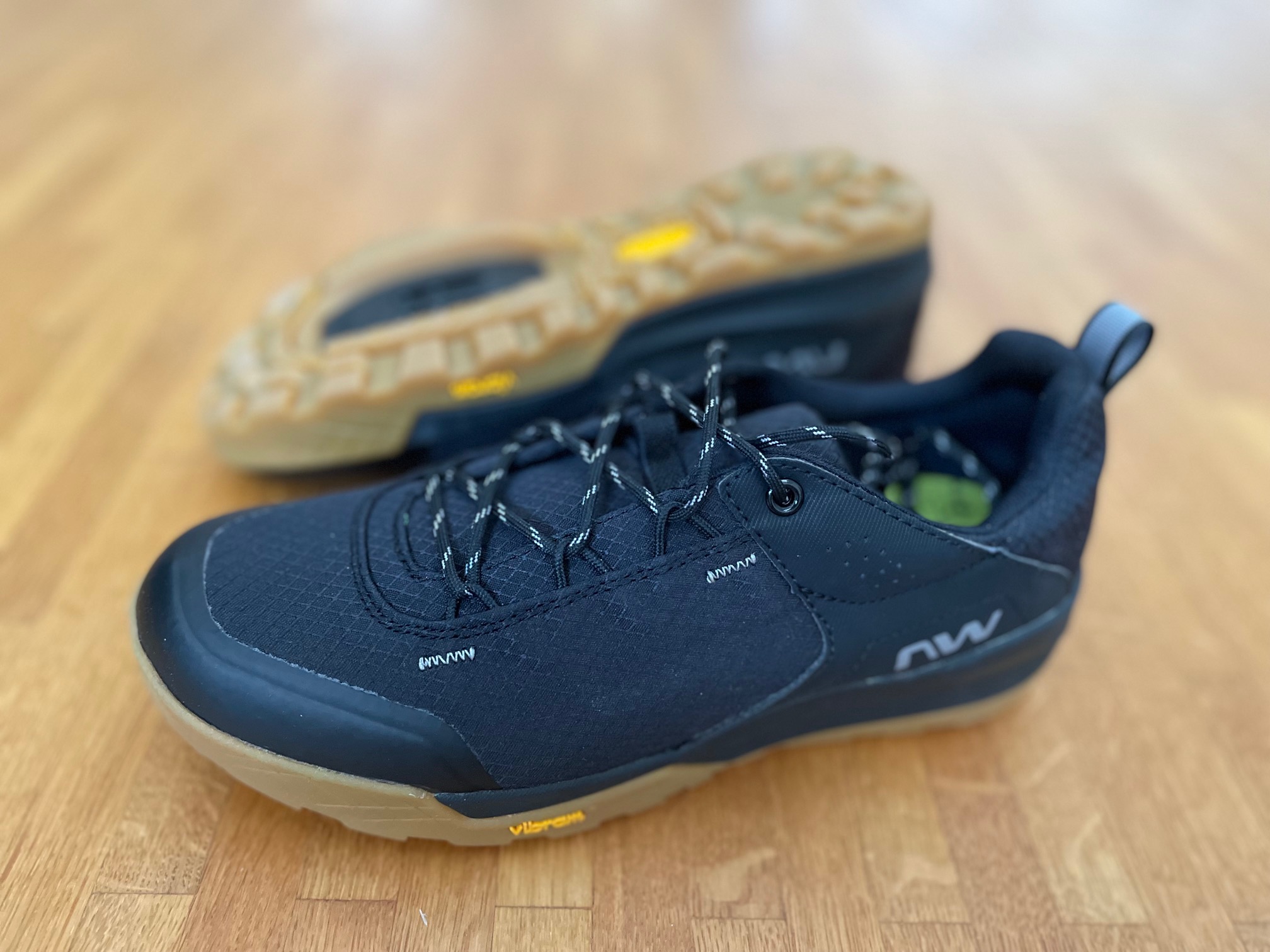 fahrradschuhe-damen-604ekj-1.jpg Gravel Bike Schuhe Damen I Ausrüstungstipps von Frau zu Frau – Bild 1