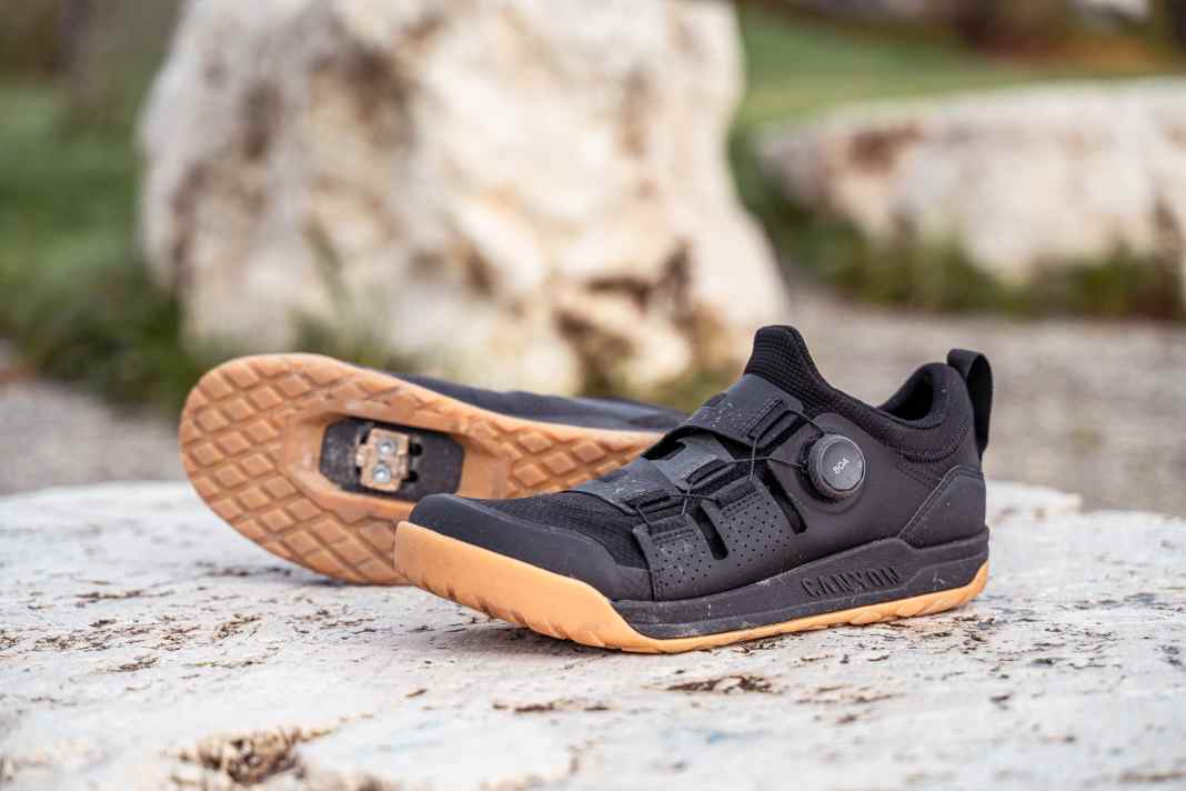 mtb-schuhe-366ooh-1.jpg Canyon Scampr MTB Schuhe: Super Treter für Trail, Enduro & Gravel? | BIKE – Bild 1