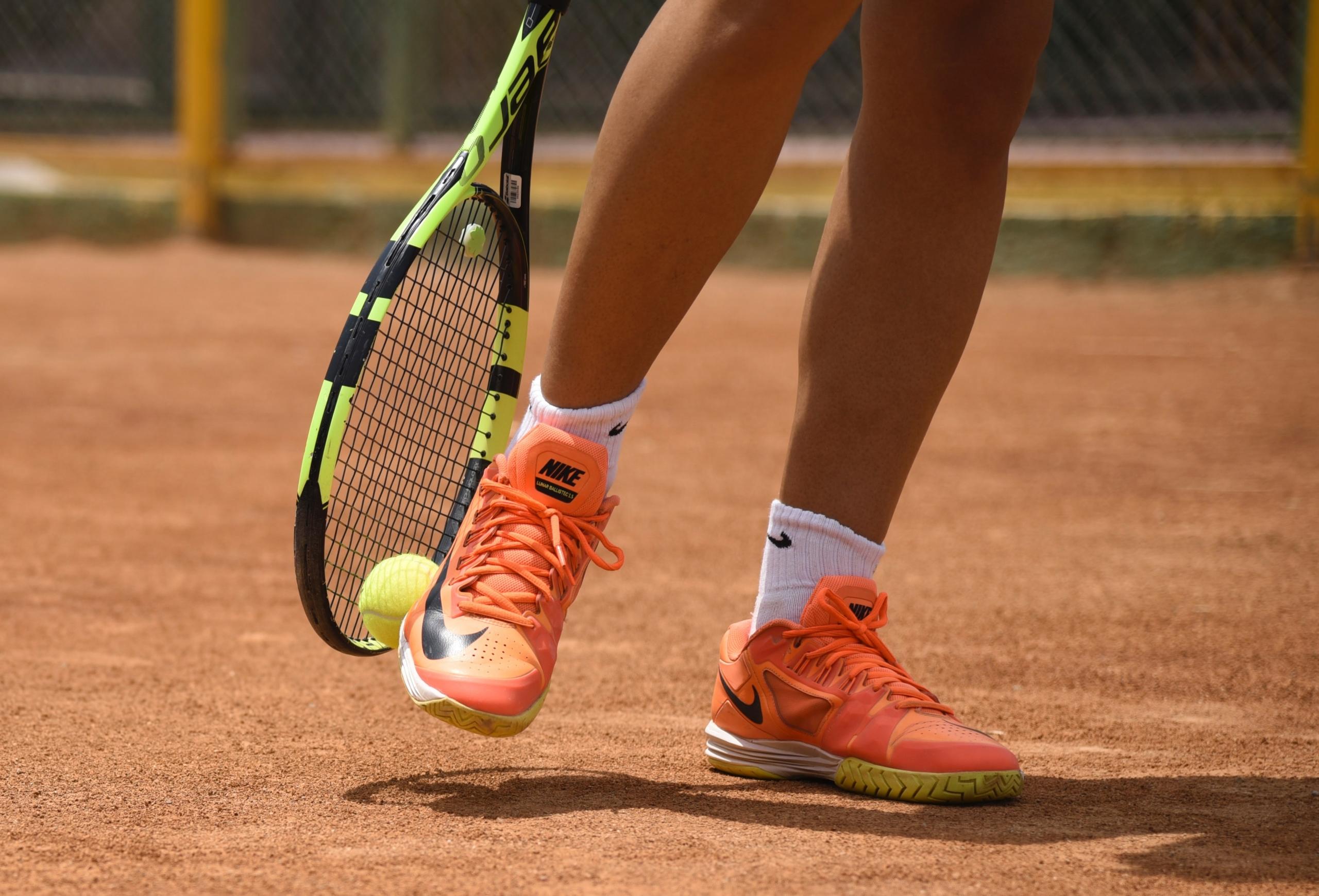 tennisschuhe-sandplatz-755ens-1.jpg Sandplatz: Eigenschaften des Tennisbelages und Strategien fürs Match – Bild 1